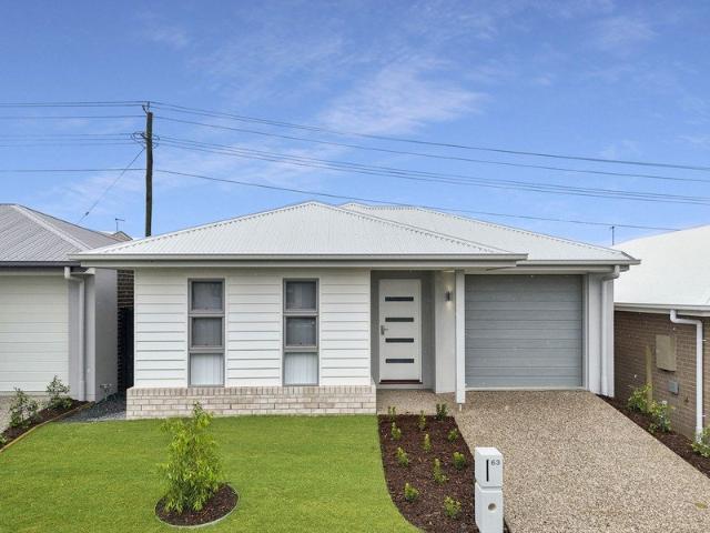 Comfortable 3 Bedroom Home Great Collingwood Park Location