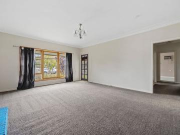 Comfortable 3 Bedroom Home in White Hills