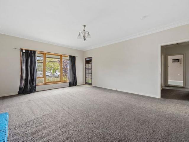 Comfortable 3 Bedroom Home in White Hills