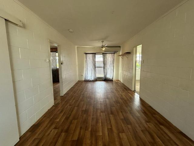 Comfortable 3 bedroom home in a convenient Clinton location!