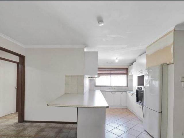 Comfortable 3 Bedroom Home in a Convenient St Albans Location