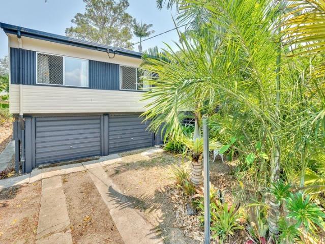 Comfortable 3 Bedroom Home in a Convenient Woodridge Location