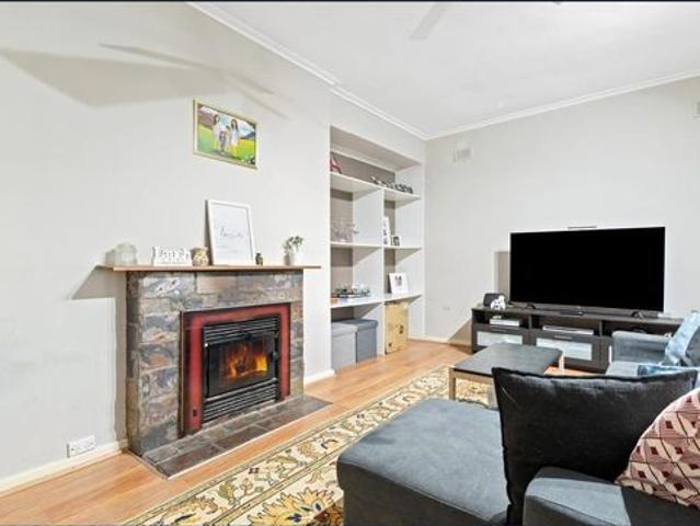 Comfortable 3 Bedroom Home in a Highly Convenient Location