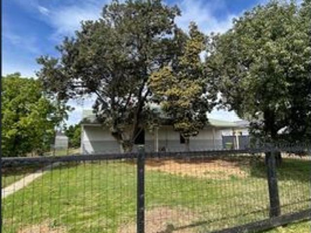Comfortable 3 Bedroom Home in a Prime Location