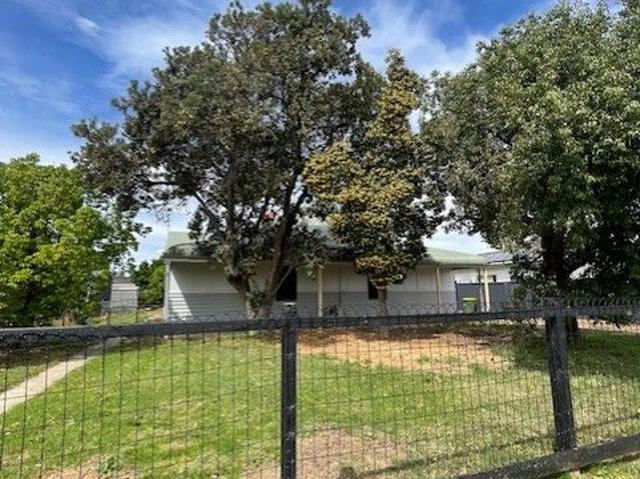 Comfortable 3 Bedroom Home in a Prime Location