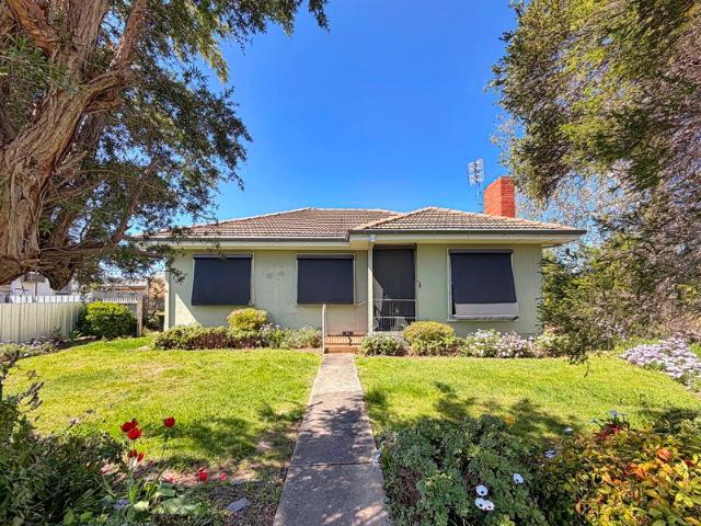 Comfortable 3 Bedroom Home in a Quiet Location