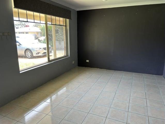 Comfortable 3 Bedroom Home in Convenient Greenfields Location