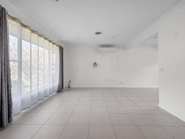 Comfortable 3 Bedroom Home in Convenient Location