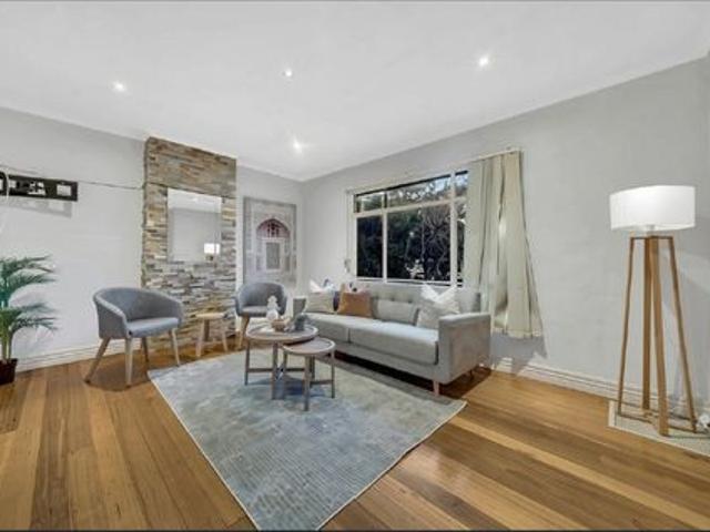 Comfortable 3 Bedroom Home in Prime Doveton Location.!