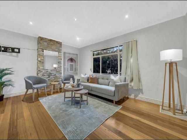 Comfortable 3 Bedroom Home in Prime Doveton Location.!