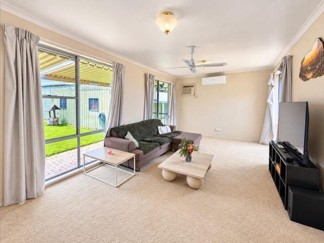 Comfortable 3 Bedroom Home in South Shepparton