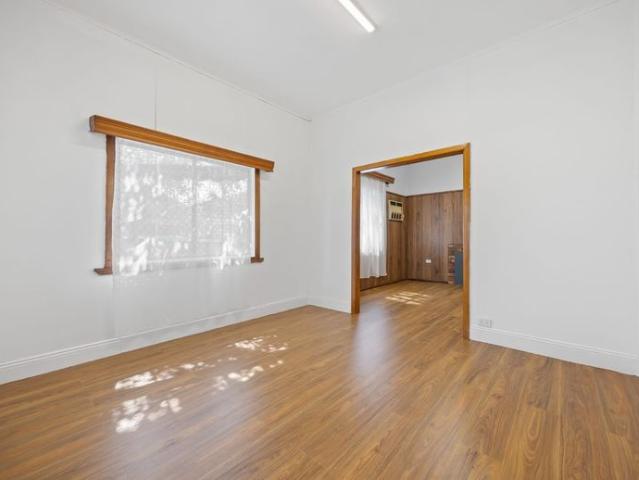Comfortable 3 Bedroom Home, including monthly gardening