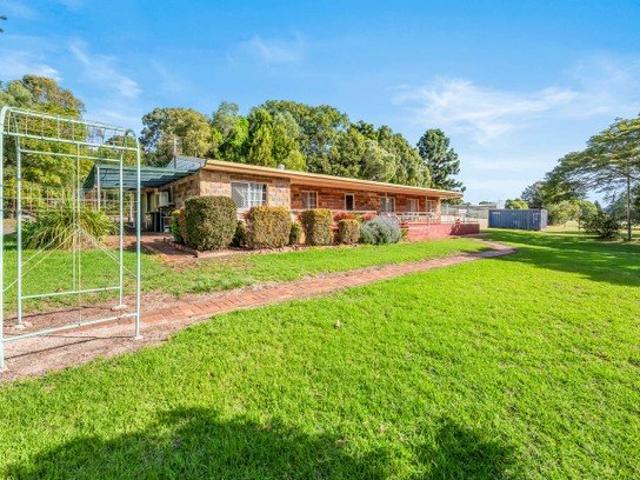 Comfortable 3 Bedroom Rental with Double Garage in Kingaroy