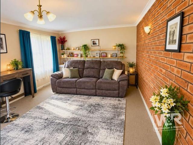 COMFORTABLE 3 BEDROOM UNIT WITH LARGE YARD
