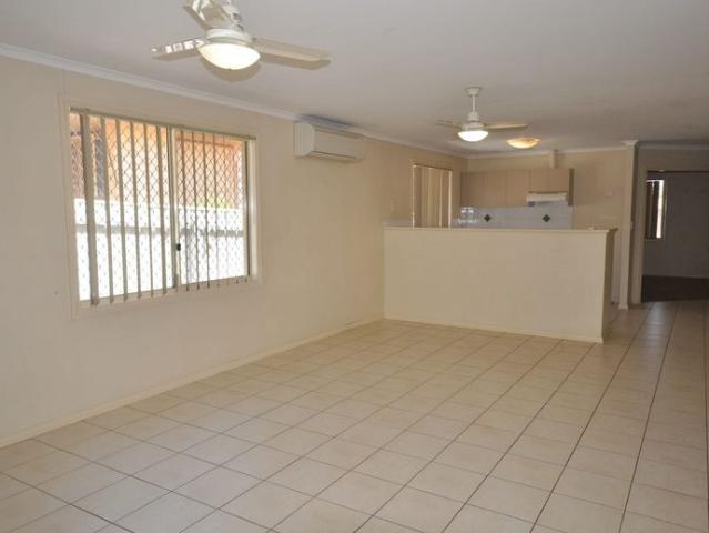 Comfortable 3x1 Close to Shops, Schools & Local Amenities