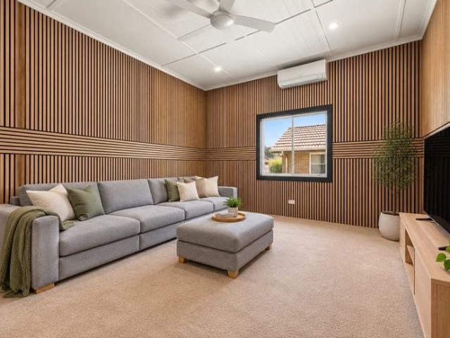 Comfortable Three Bedroom Apartment in a Convenient Location