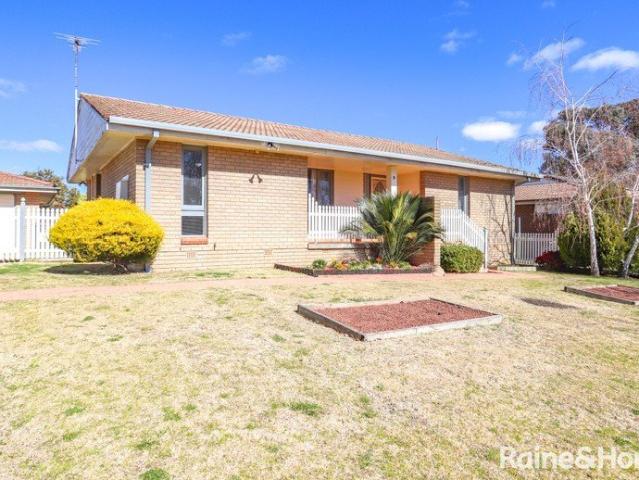COMFORTABLE THREE BEDROOM FAMILY HOME Available Now!
