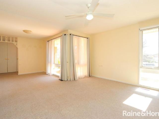 COMFORTABLE THREE BEDROOM FAMILY HOME Available Now!
