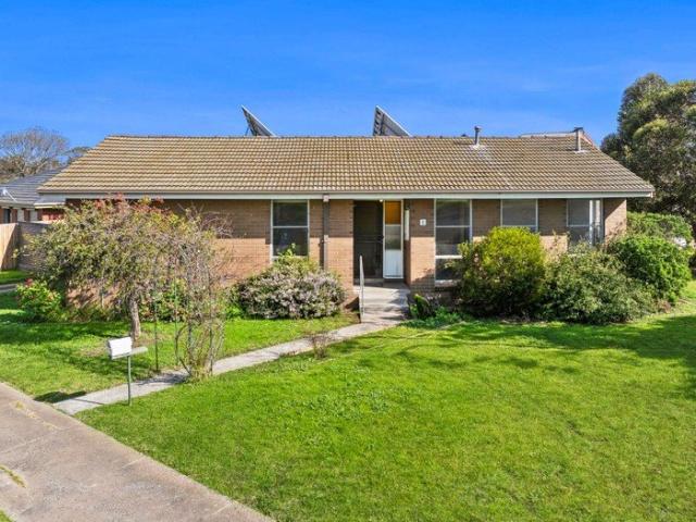 COMFORTABLE THREE BEDROOM HOME