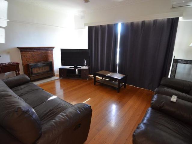 COMFORTABLE THREE BEDROOM HOME!
