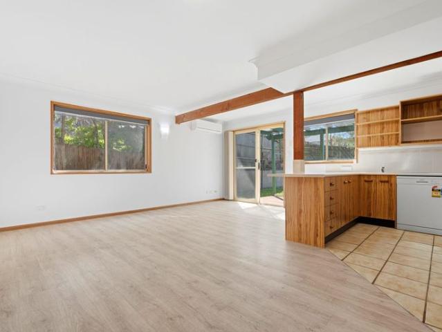 Comfortable Three Bedroom Home in Convenient Bateau Bay Location