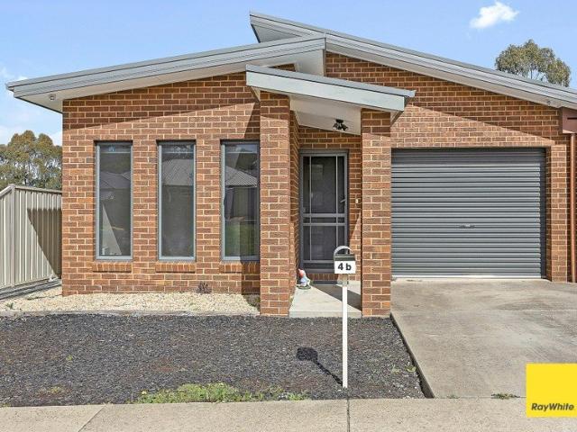 Comfortable Three Bedroom Home in Convenient Kangaroo Flat Location