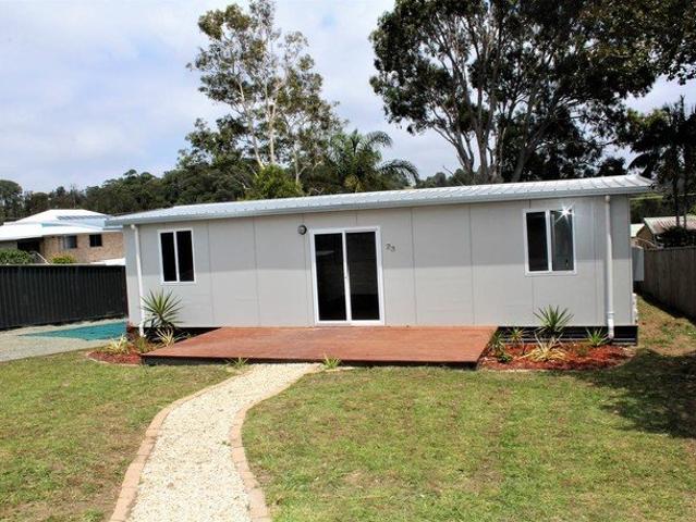 Comfortable Three Bedroom Home in Coomba Park