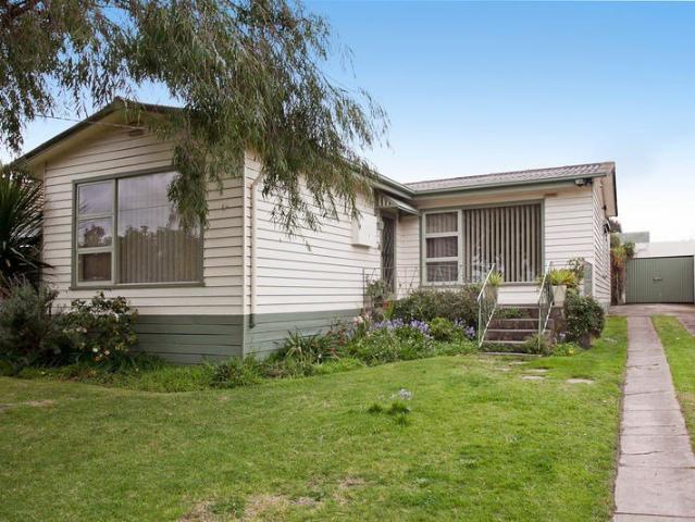 Comfortable Three Bedroom Home In a Convenient Belmont Location