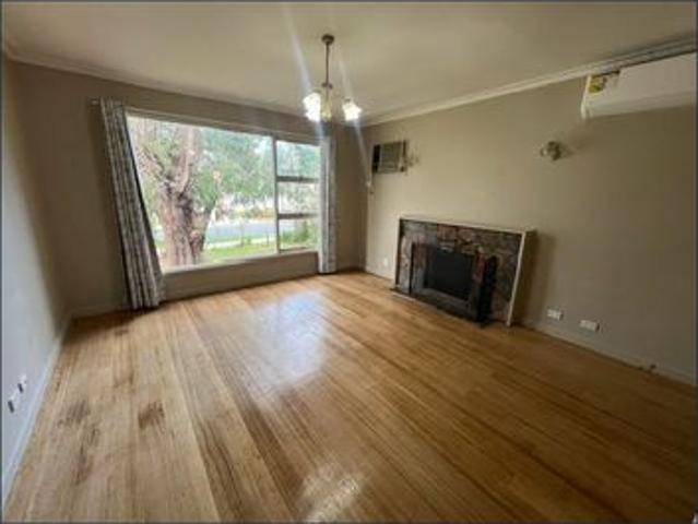 Comfortable Three Bedroom Home In a Convenient Belmont Location