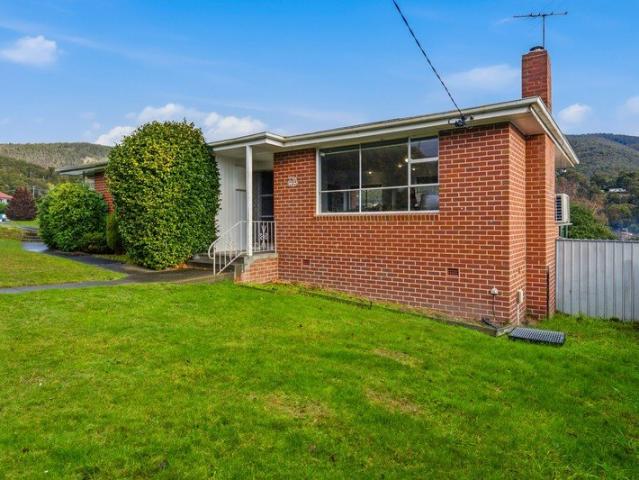 Comfortable Three Bedroom Home in a Convenient Location