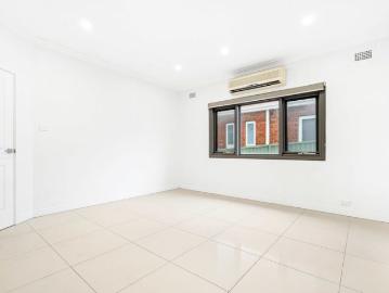Comfortable Three Bedroom Home in Prime Location