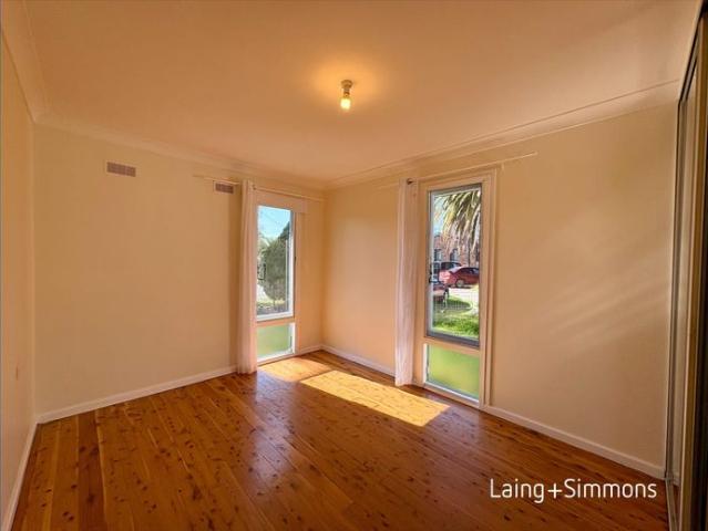 Freshly painted home in peaceful cul de sac