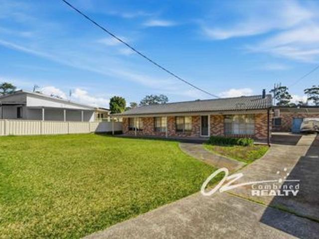 | Comfortable Three Bedroom Home in the Heart of Sanctuary Point