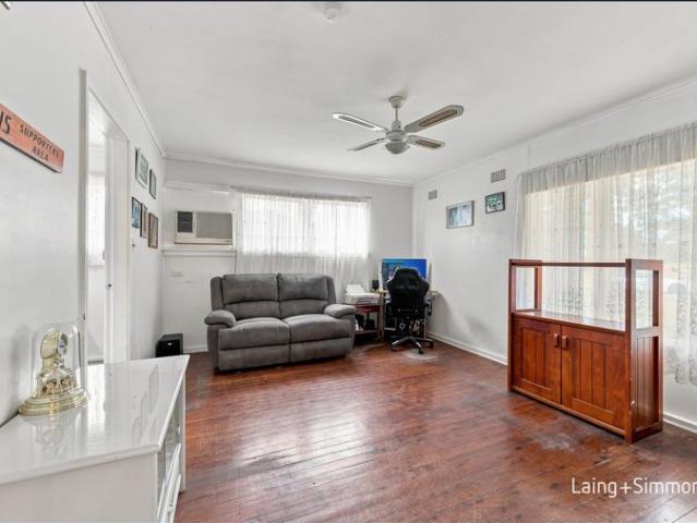 Comfortable three bedroom home near Westfield