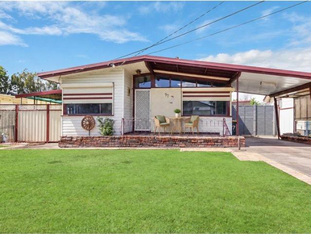COMFORTABLE THREE BEDROOM HOME WITH ENCLOSED ENTERTAINING AREA