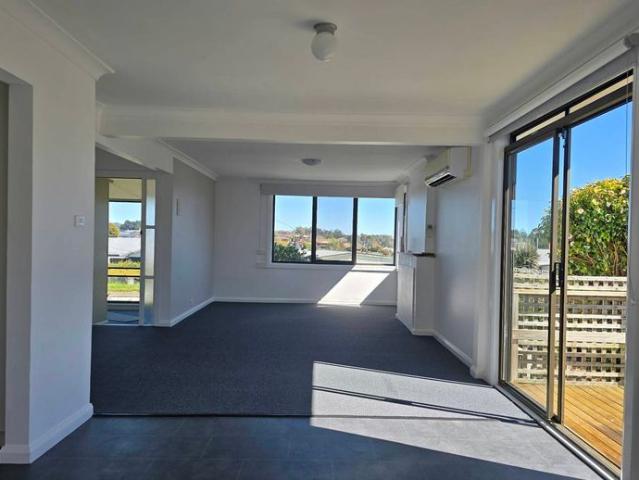 Comfortable Three Bedroom Home with Large Workshop