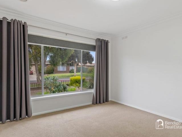 COMFORTABLE THREE BEDROOM HOME WITH LARGE SHED IN KANGAROO FLAT