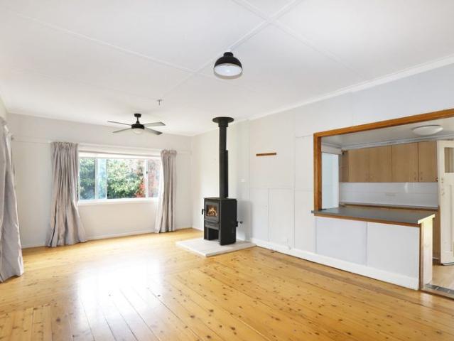 Comfortable Three Bedroom House with Large Yard
