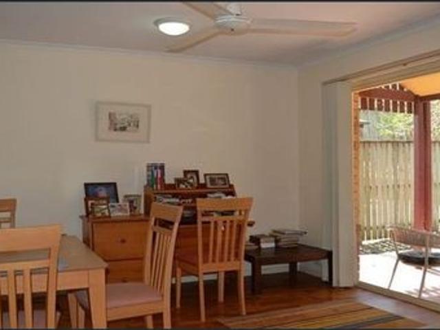 Comfortable Three Bedroom Unit in North Ipswich
