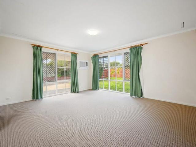 Comfortable tidy 3x 1 Living in a Quiet Family friendly Street More Photos to Come