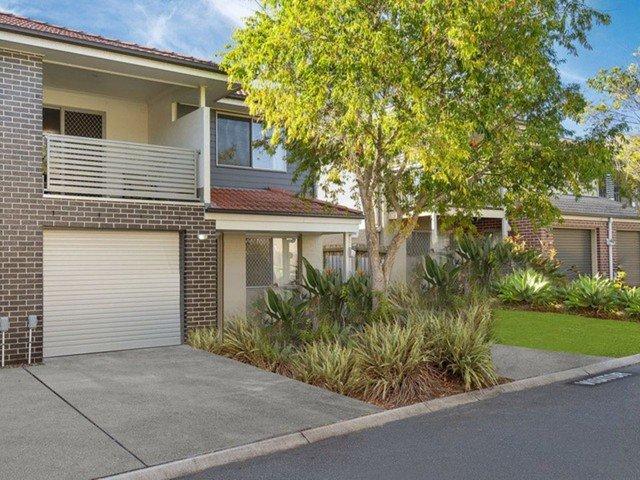 Comfortable Townhouse in Convenient Pacific Pines Location