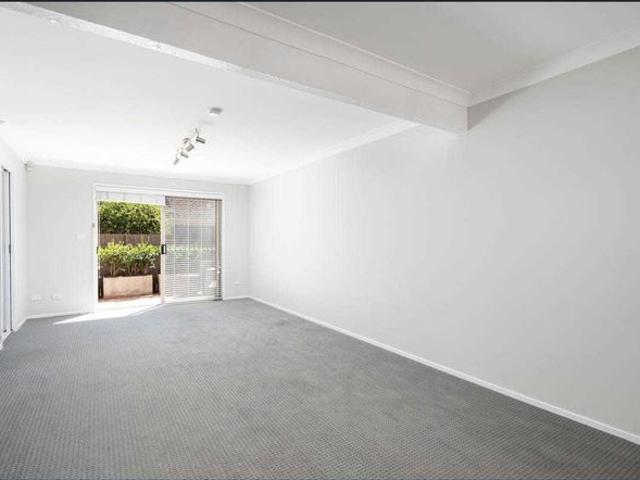 Comfortable Townhouse in a Prime Balgownie Location