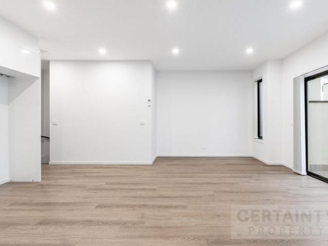 Comfortable Townhouse In Prime Location