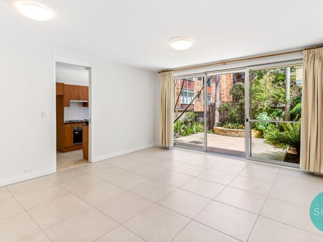 COMFORTABLE TOWNHOUSE LIVING IN A CONVENIENT ARTARMON LOCATION