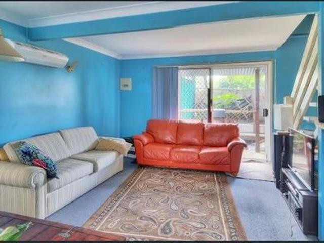 Comfortable Townhouse Living in a Convenient Location