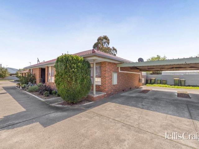 Comfortable Two Bedroom Unit in a Convenient