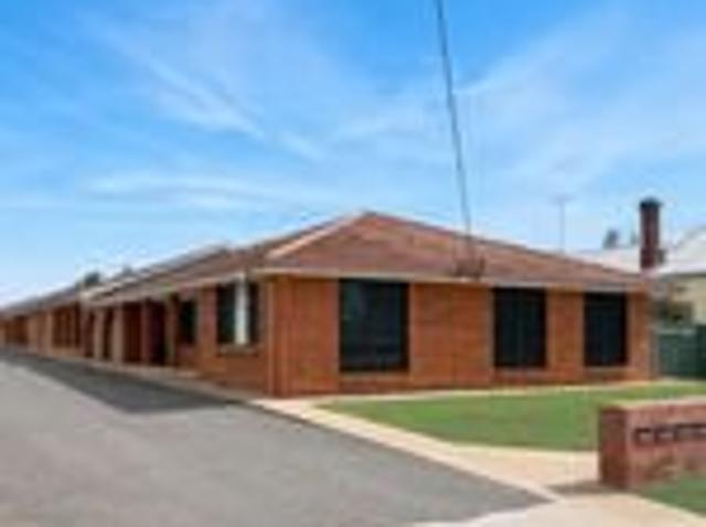 Comfortable Two Bedroom Unit in Convenient Location