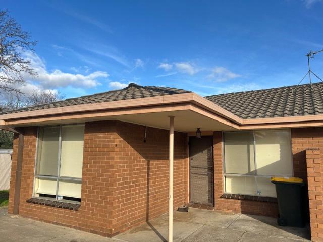 Comfortable Two Bedroom Unit in Convenient Location