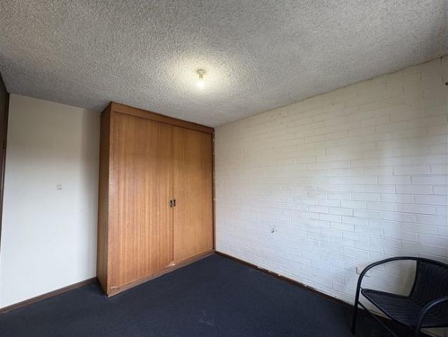 Comfortable Two Bedroom Unit in Convenient Location