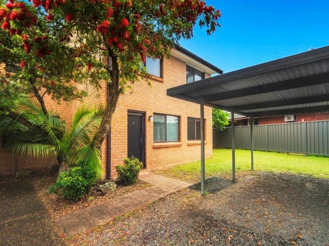 Comfortable Two Bedroom Unit in Convenient Location